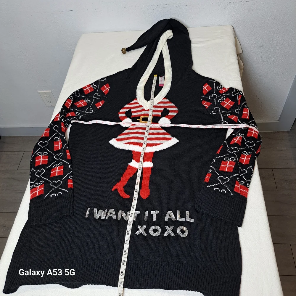 No Boundaries Black and Red V-Neck Sweater Size XXXL